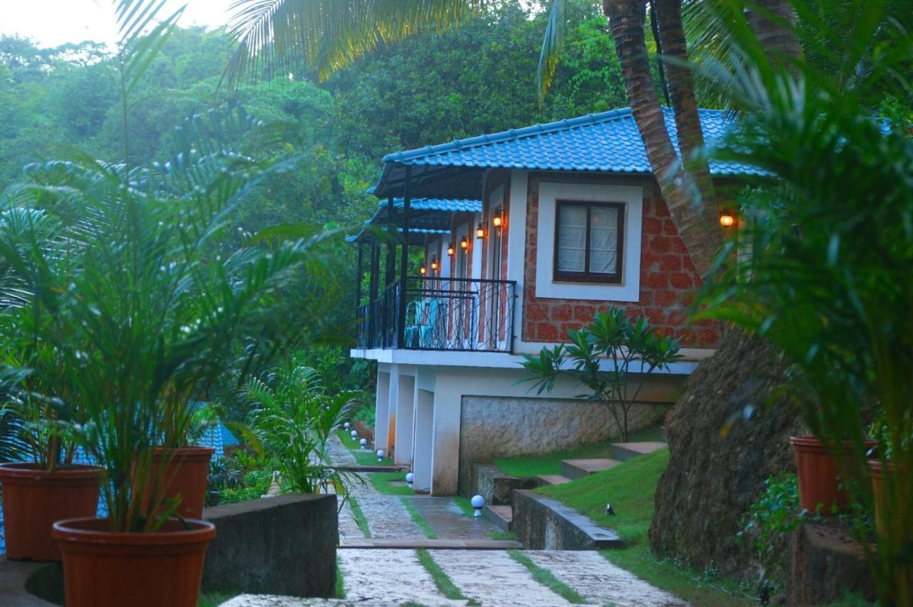 Atmani Waterfront Resort Cola Exterior photo