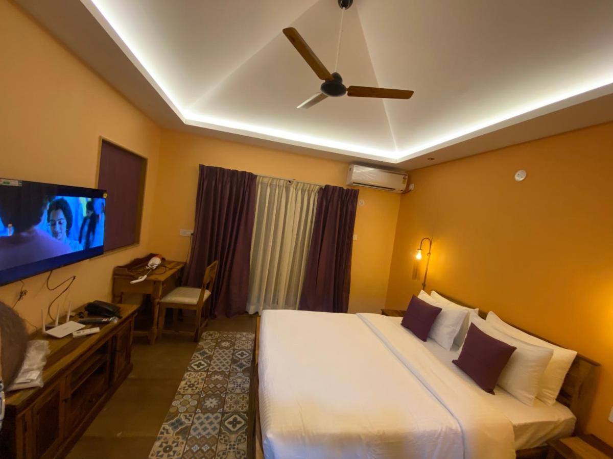 Atmani Waterfront Resort Cola Exterior photo