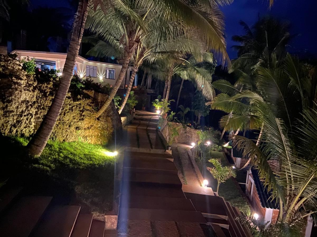 Atmani Waterfront Resort Cola Exterior photo
